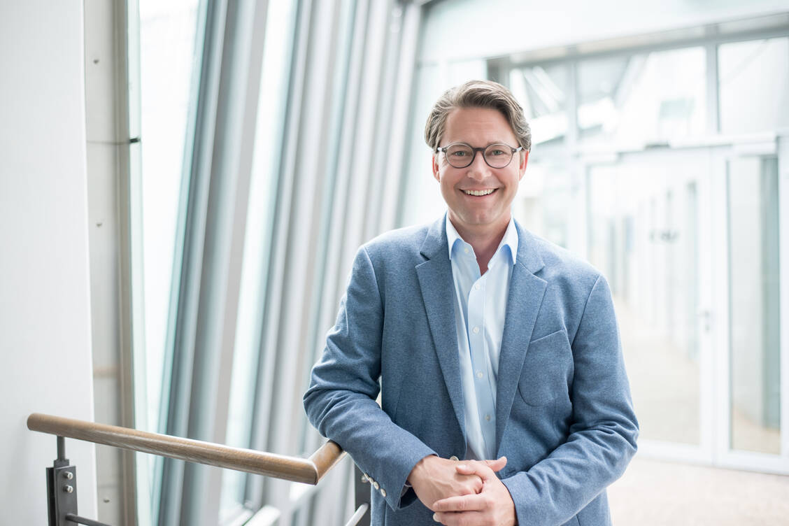 Bundesverkehrsminister Andreas Scheuer glaubt, dass die aktuellen Stickoxid-Grenzwerte zu hoch angesetzt sind. / Foto: Valentin Brandes