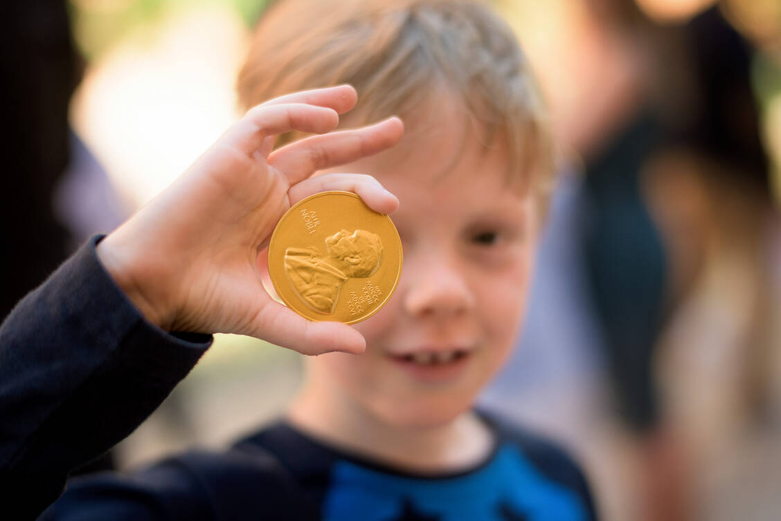 Der Nobelpreis ist wohl die prestigeträchtigste wissenschaftliche Ehrung der Welt. Schon Kinder träumen von ihm. / Foto: Nobel Prize Museum/Alexander Mahmoud