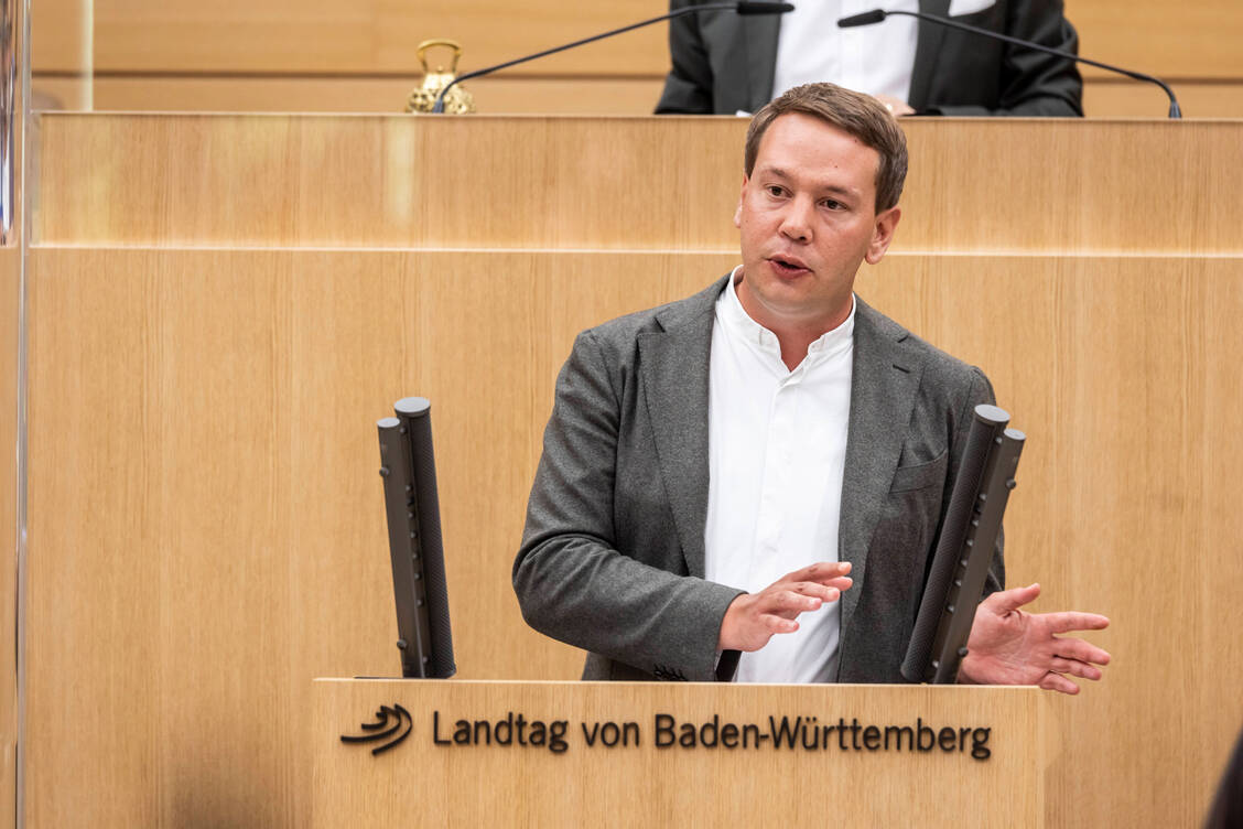 Der Grünen-Politiker Oliver Hildenbrand wird die Nachfolge von Manne Lucha als Gesundheitsminister im Ländle antreten. / © Imago/Arnulf Hettrich