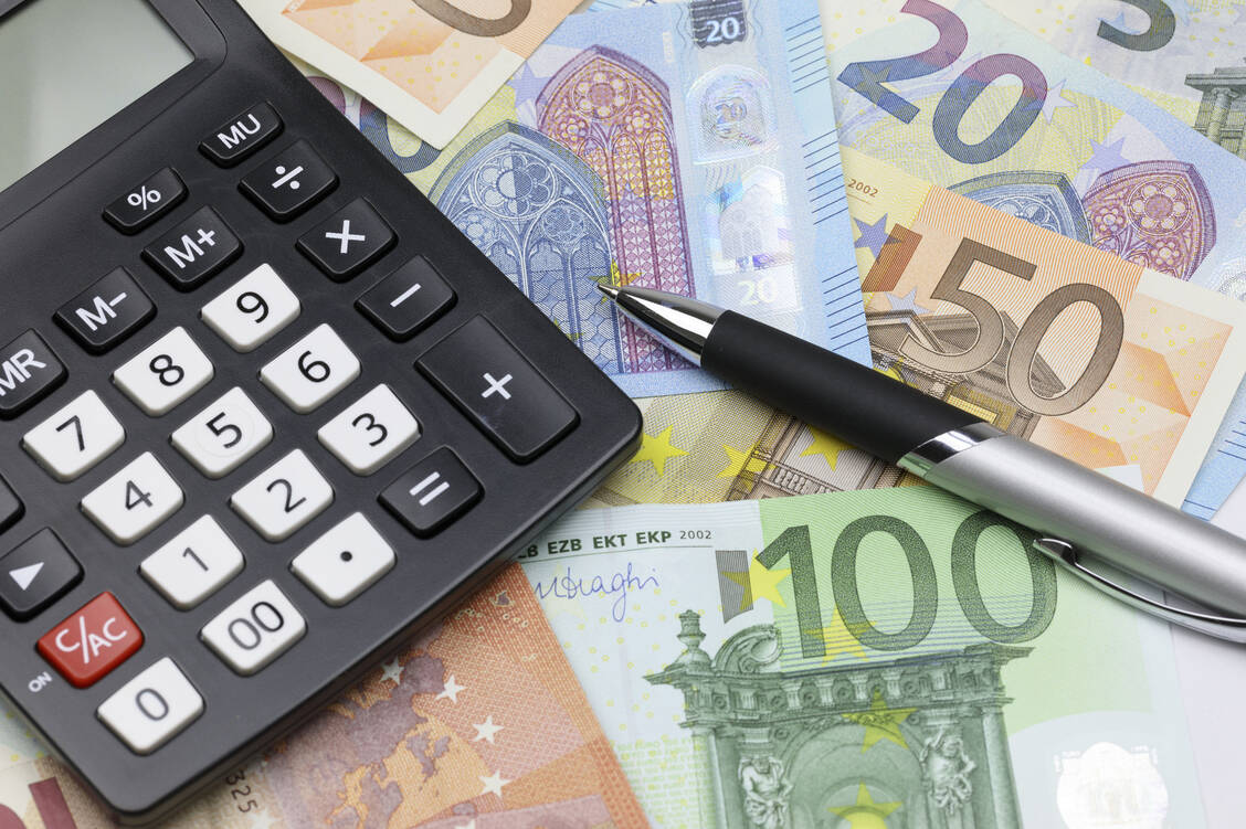 Von Januar bis Ende März standen bei den 96 gesetzlichen Krankenkassen Einnahmen von 75,5 Milliarden Euro Ausgaben von 75,7 Milliarden Euro gegenüber. / Foto: ©tech_studio - stock.adobe.com
