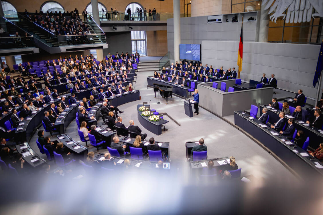 Das Apothekenversorgung-Weiterentwicklungsgesetz (ApoVWG) von Gesundheitsministerin Nina Warken soll am 22. Mai im Bundestag beschlossen werden. / © IMAGO/