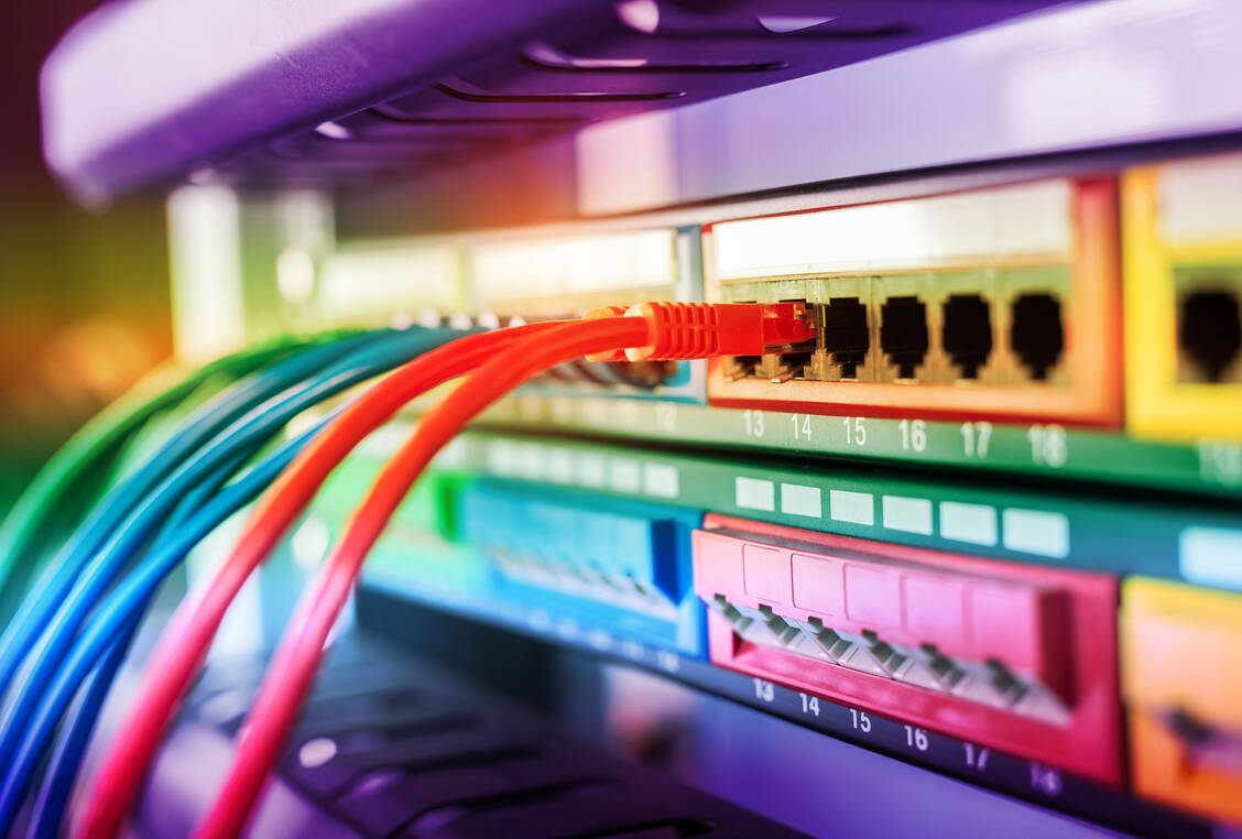 Um DEMIS nutzen zu können, muss in vielen Apotheken eine entsprechende Konnektor-Route eingerichtet sein. Diese können nur die Softwarehäuser einstellen. / Foto: Imago Images/dashark