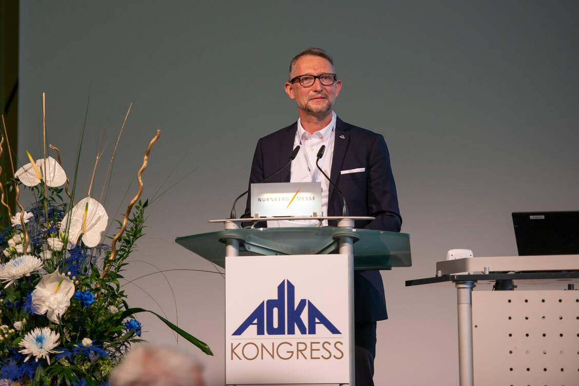 Dr. Thomas Vorwerk, Präsident der ADKA, eröffnete den Kongress in Nürnberg. / Foto: Avoxa/Külker