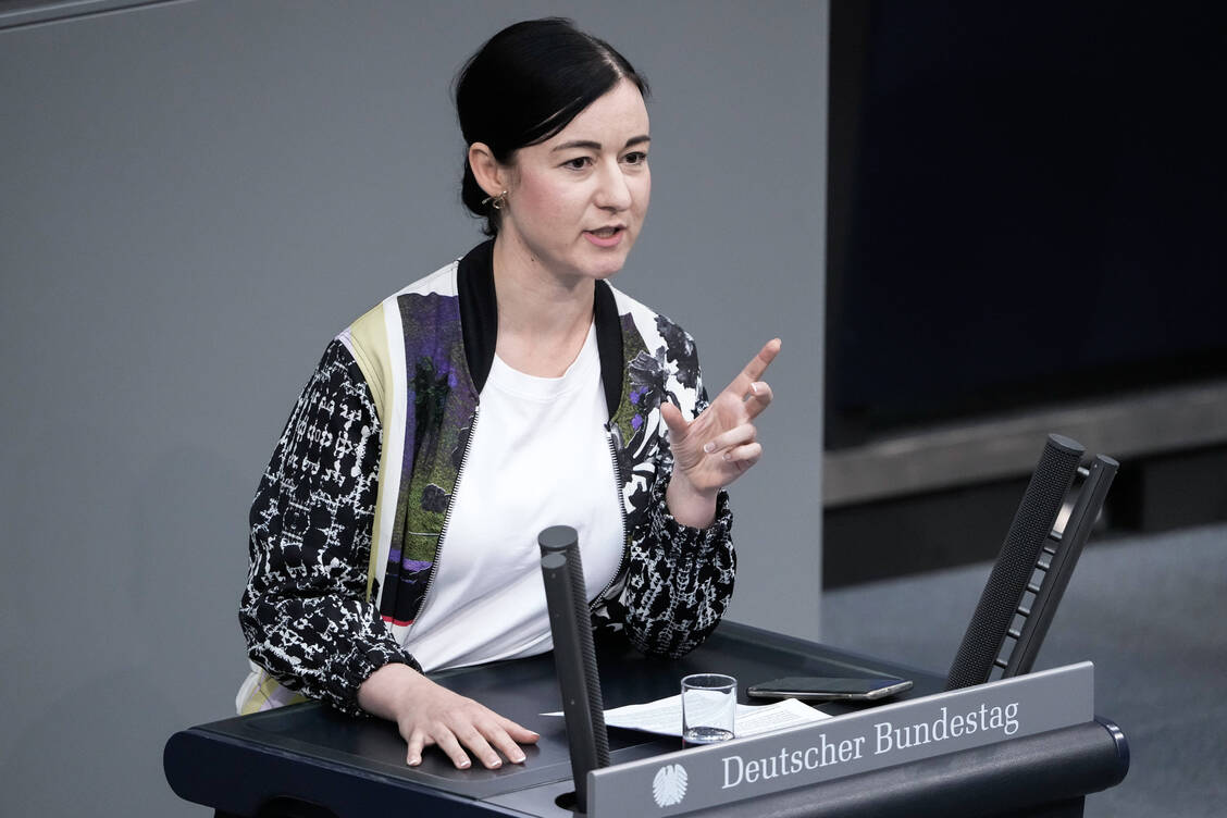 »Es gibt keinen besseren Ort für eine hochwertige, faktenbasierte Beratung als die Apotheke«, sagt die Grünen-Politikerin Paula Piechotta.  / Foto: IMAGO/Political-Moments