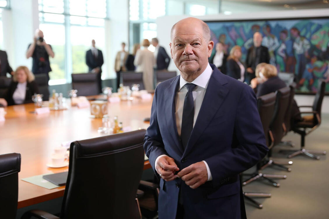 Bundeskanzler Scholz und sein Kabinett haben morgen die erste Kabinettsitzung nach der Sommerpause:  Das Apotheken-Reformgesetz wird wieder nicht besprochen. / Foto: picture alliance / dts-Agentur