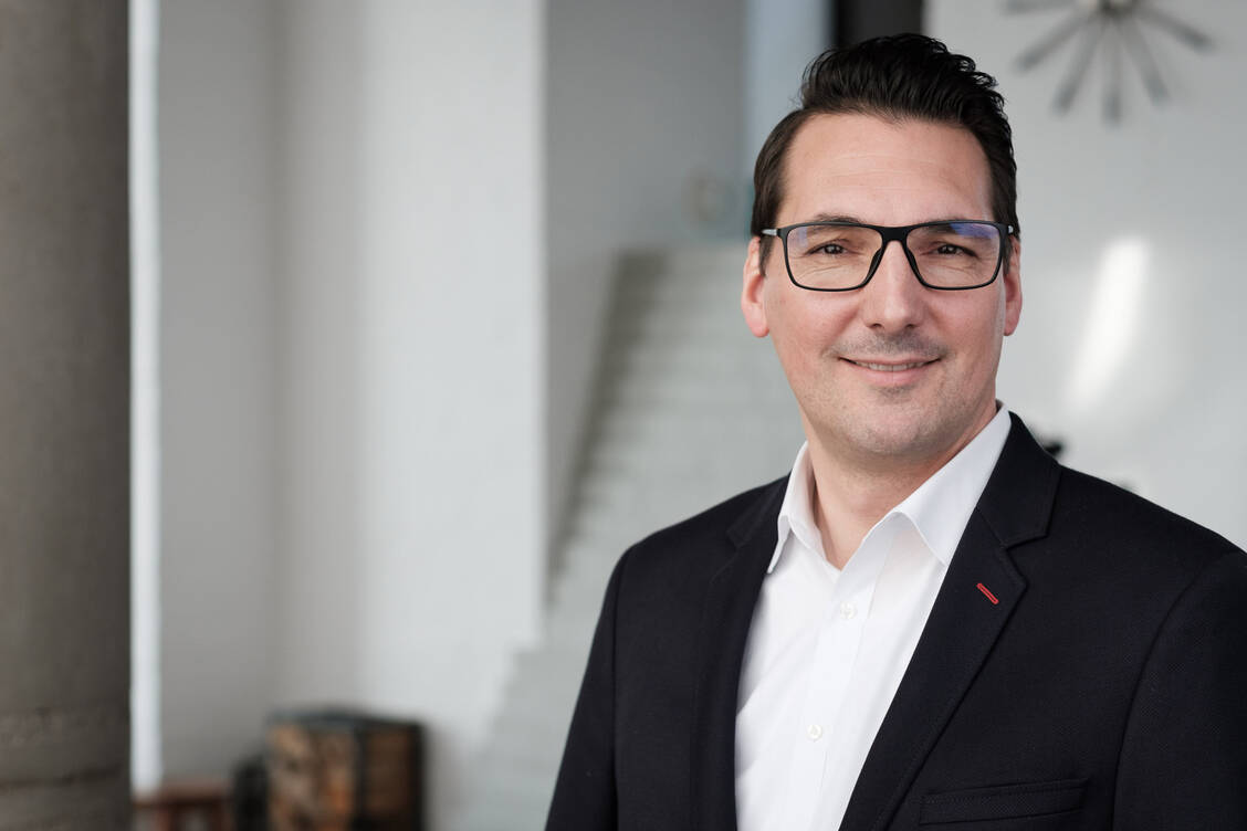 Apotheker Steffen Kuhnert gründet ein neues Digital-Bündnis für Apotheker und will schon bald ein neues Versorgungsmodell anbieten. / Foto: PHOTOETAGE.COM