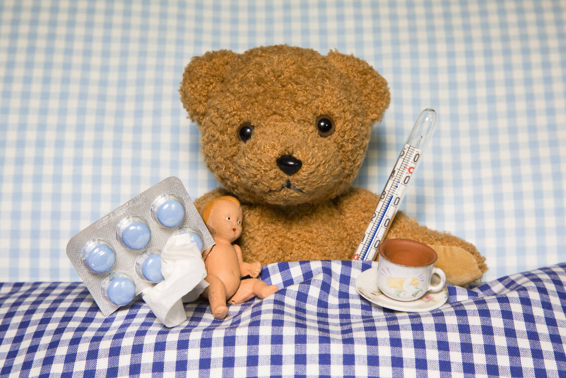 Medikamente, die eine Zulassung zur Anwendung bei Kindern besitzen, sind noch immer die Ausnahme.  / Foto: Shutterstock/Jeanette Dietl