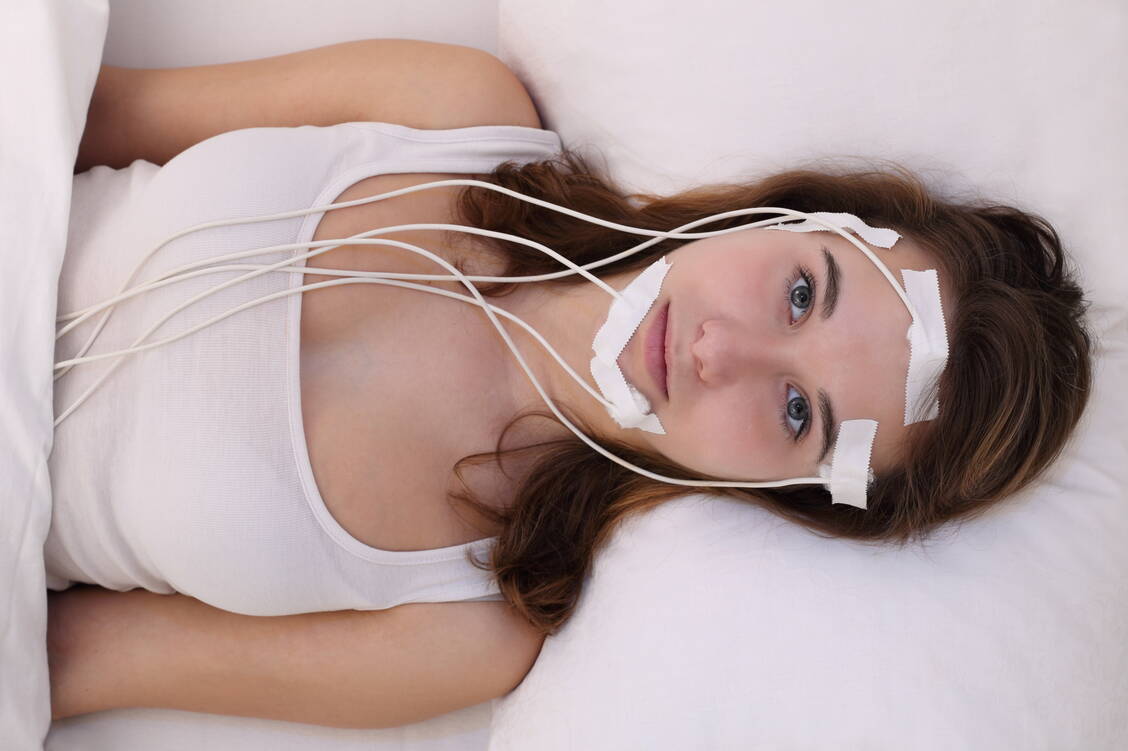 Zur Diagnose einer Epilepsie wird unter anderem ein EEG gemacht. Um die bestmögliche Therapie zu finden, kann zudem ein Gentest ratsam sein. / Foto: Adobe Stock/RioPatuca