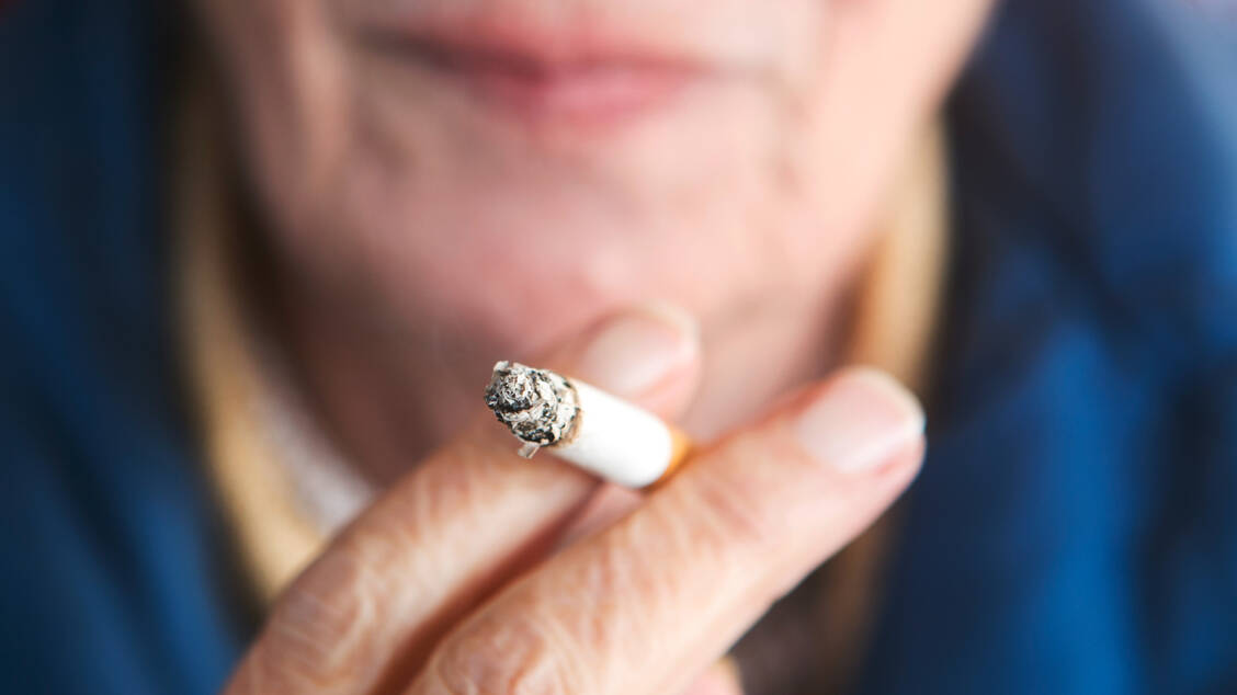 Patienten mit Morbus Crohn sollten auf das Rauchen unbedingt verzichten. / Foto: Adobe Stock/wernerimages