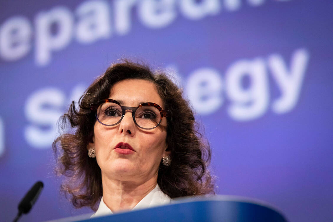 »Unsere Gesellschaft muss weiter funktionieren, egal, was passiert. Dies ist unser neuer Way of Life: Wir müssen auf alles vorbereitet sein«, so Hadja Lahbib, EU-Kommissarin für humanitäre Hilfe und Krisenmanagement.  / © Imago/Le Pictorium