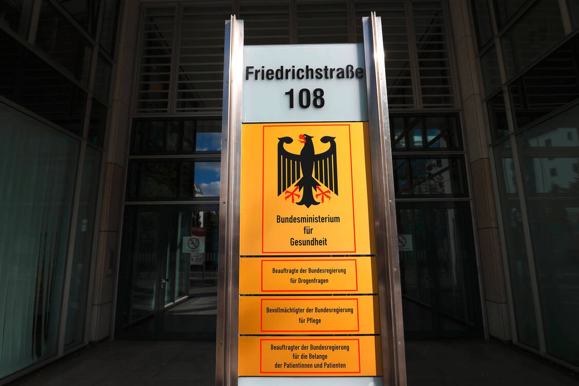 Das Bundesgesundheitsministerium antwortete mit einem Schreiben auf die Drohung der Kassenärztlichen Vereinigungen über einen Abrechnungsboykott für die Bürgertests. / Foto: imago/Müller-Stauffenberg