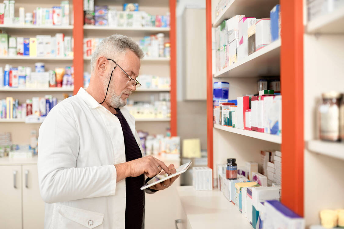Seit 29. September 2022 steht mehr als 18.000 Apotheken über das Gedisa-Apothekenportal ein kostenfreier Zugang zum Terminplanungstool der Apomondo zur Verfügung. / Foto: IMAGO/Westend61