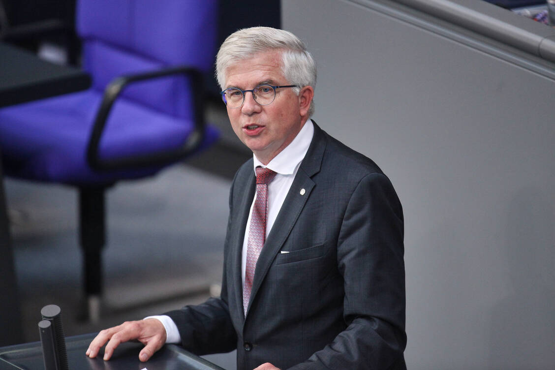 FDP-Gesundheitsexperte Andrew Ullmann wird es vermutlich nicht in den neuen Bundestag schaffen.  / © IMAGO/dts Nachrichtenagentur
