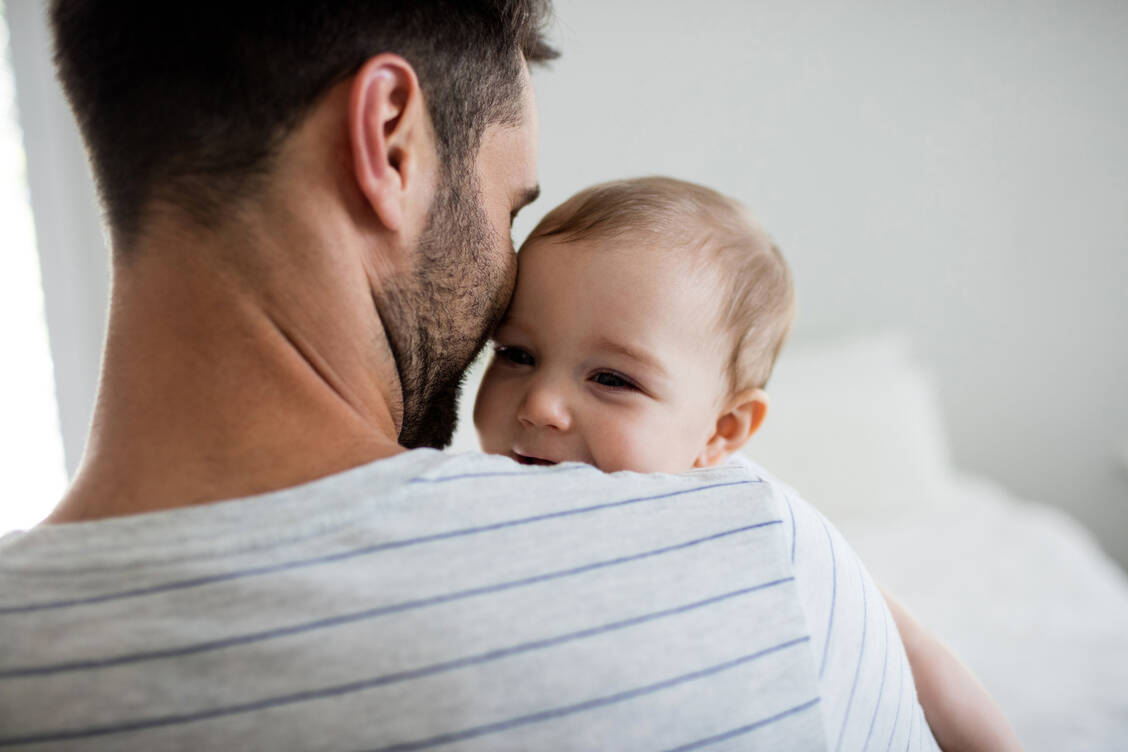 Für Männer, die ein Kind zeugen wollen, ist Valproinsäure möglicherweise nicht die beste Wahl unter den Antiepileptika. / Foto: Adobe Stock/WavebreakMediaMicro