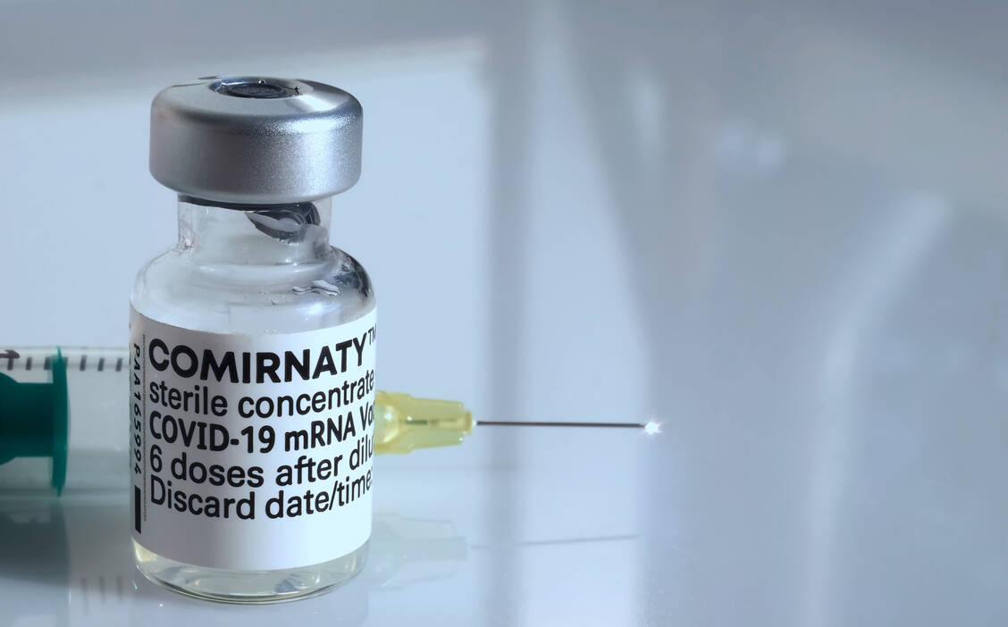 Für den Covid-19-Impfstoff von Biontech/Pfizer gelten nach wie vor Höchstbestellmengen von 30 Dosen pro Arzt. / Foto: Adobe Stock/Stimmungsbilder