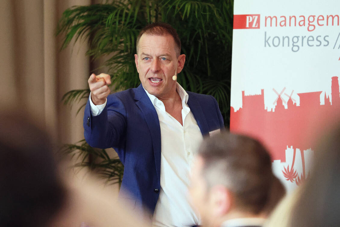 Personalexperte Professor Armin Trost empfahl beim PZ-Management-Kongress, Netzwerke zu nutzen und aktiv auf potenzielle neue Mitarbeiter zuzugehen. / Foto: Alois Mueller
info@amfotos.com