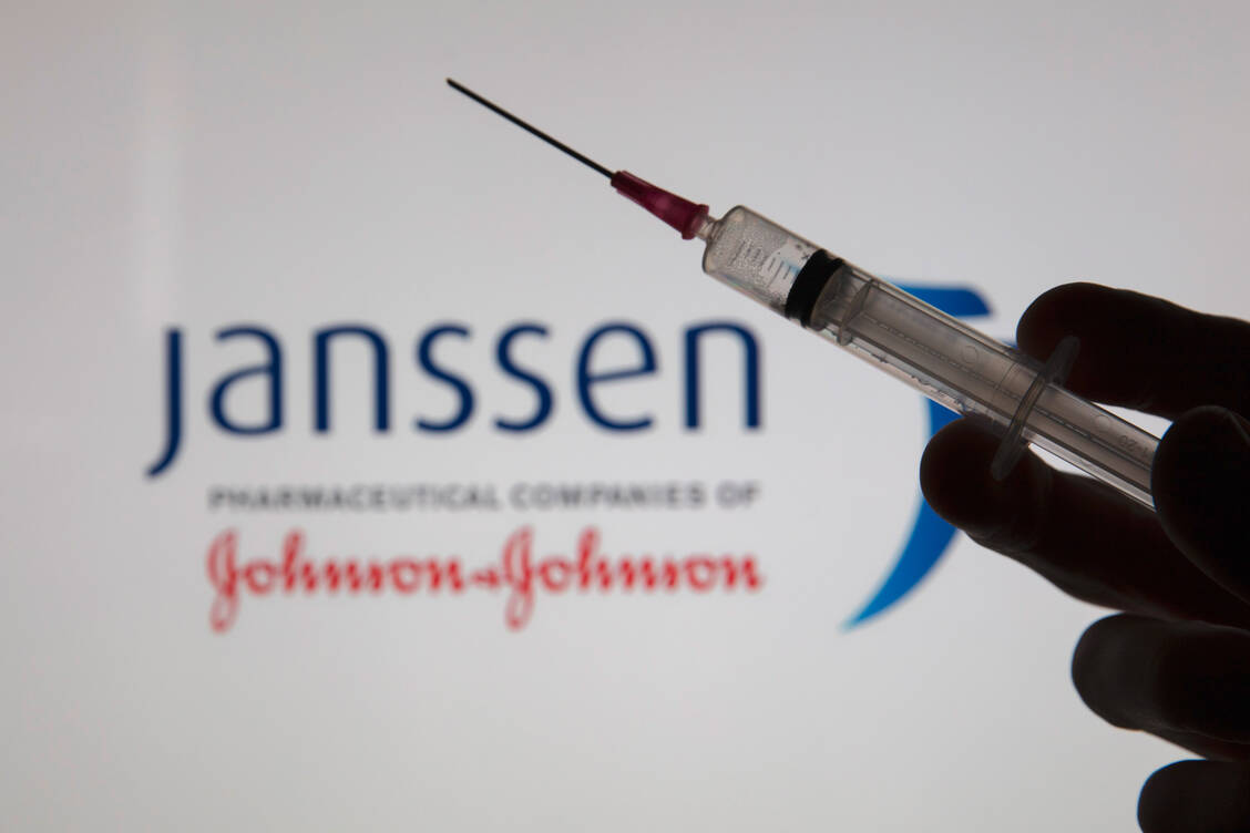 Das belgische Unternehmen Janssen gehört zum Pharma-Konzern Johnson & Johnson und ist für die Produktion des Covid-19-Impfstoffs zuständig. / Foto: Adobe Stock/ink drop