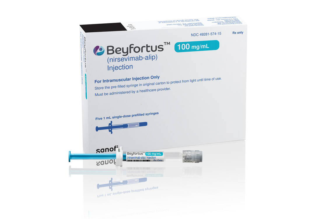 Um den großen Bedarf zum Start der RSV-Saison zu decken, hatte Sanofi bereits Anfang September mit der Auslieferung von Beyfortus® begonnen. / © picture alliance / ASSOCIATED PRESS