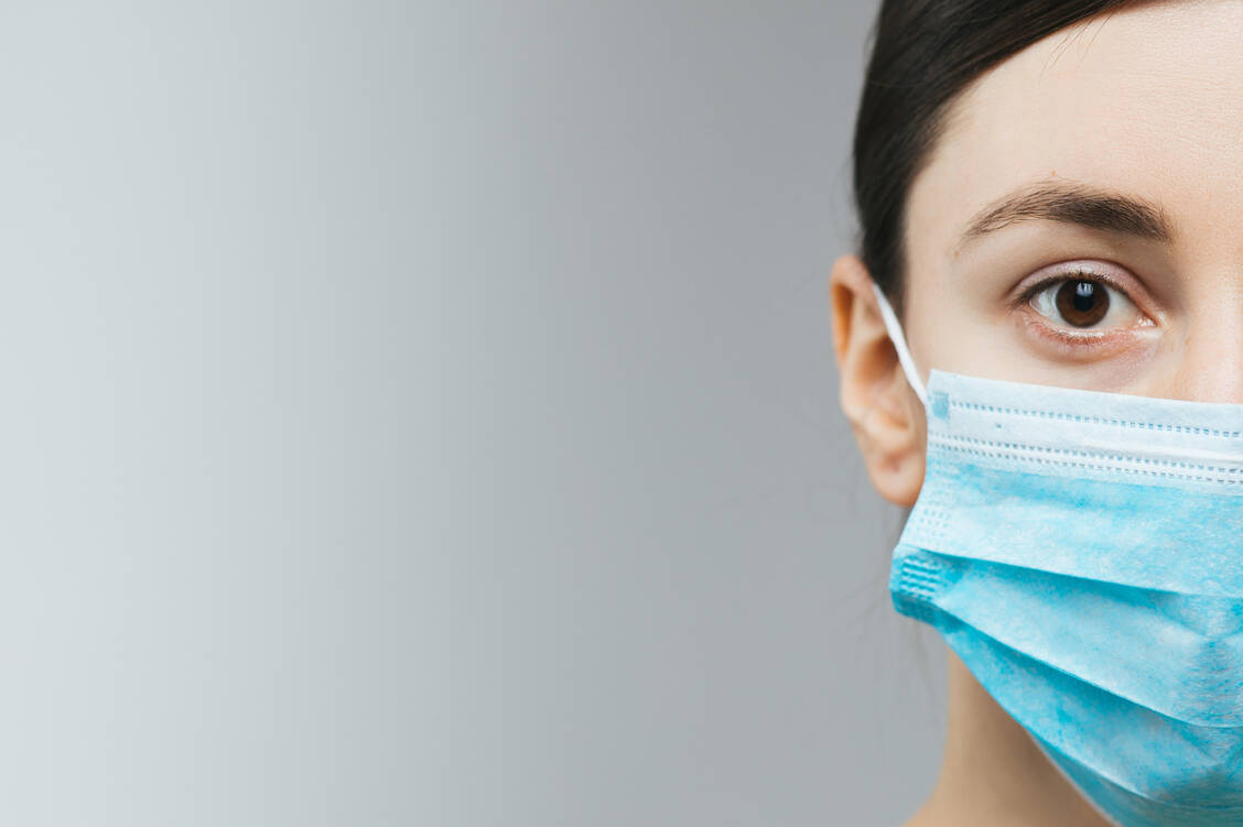 Laut einer Umfrage von Infratest dimap sorgt sich fast die Hälfte der deutschen Bevölkerung wegen einer möglichen zweiten Welle der Coronavirus-Pandemie. / Foto: Adobe Stock/Moish Sudio