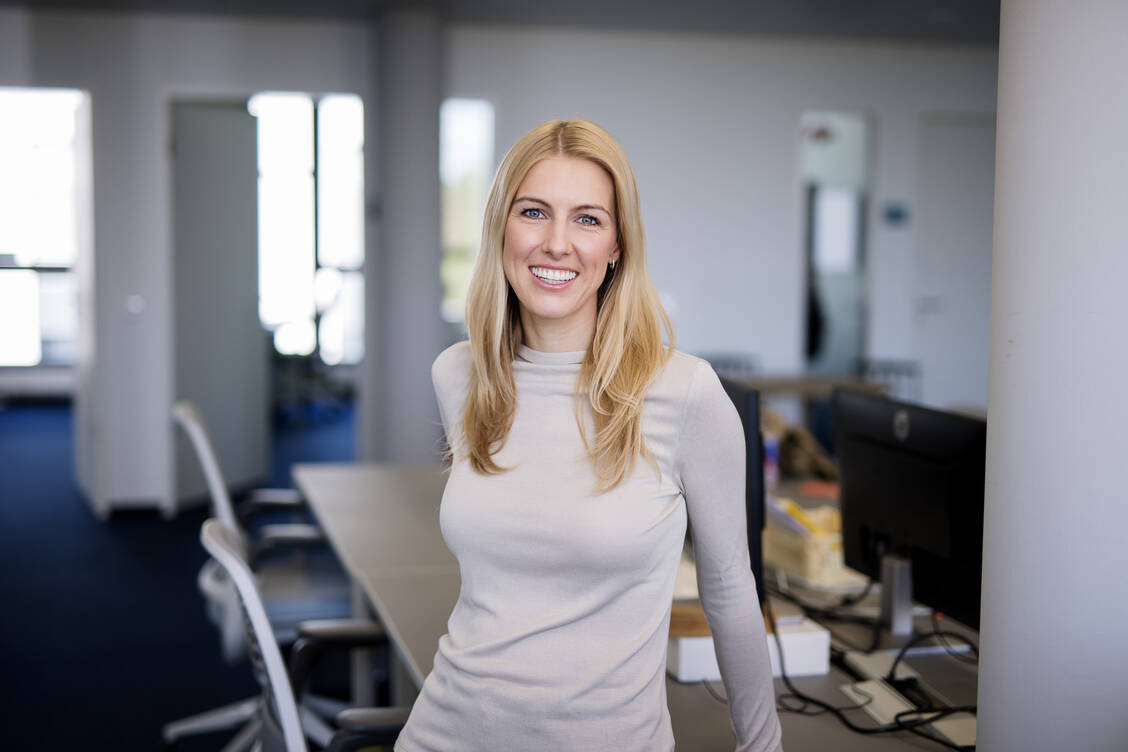 Teleclinic-CEO und Gründerin Katharina Jünger spricht im Interview mit der Pharmazeutischen Zeitung über die Beweggründe, ihr Unternehmen an den Schweizer Konzern Zur Rose zu verkaufen. / Foto: Teleclinic