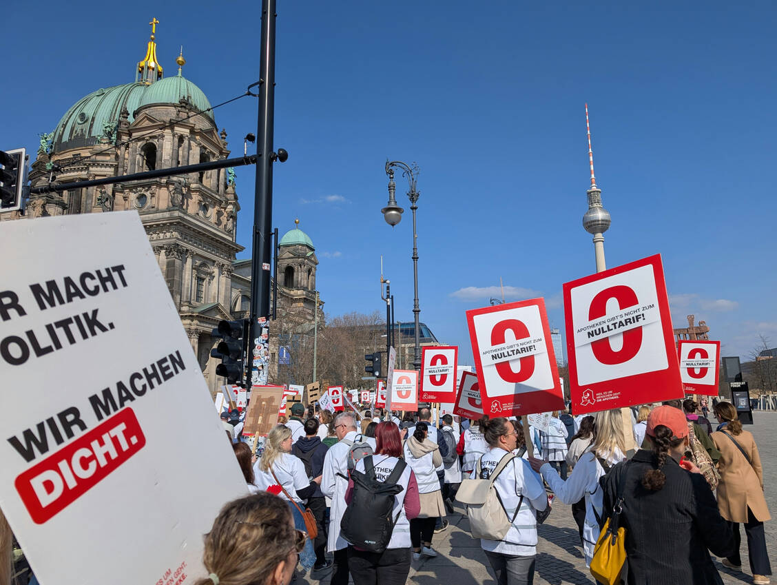 Tausende Apotheker, PTA und PKA demonstrierten in Berlin. / © PZ/Brockfeld