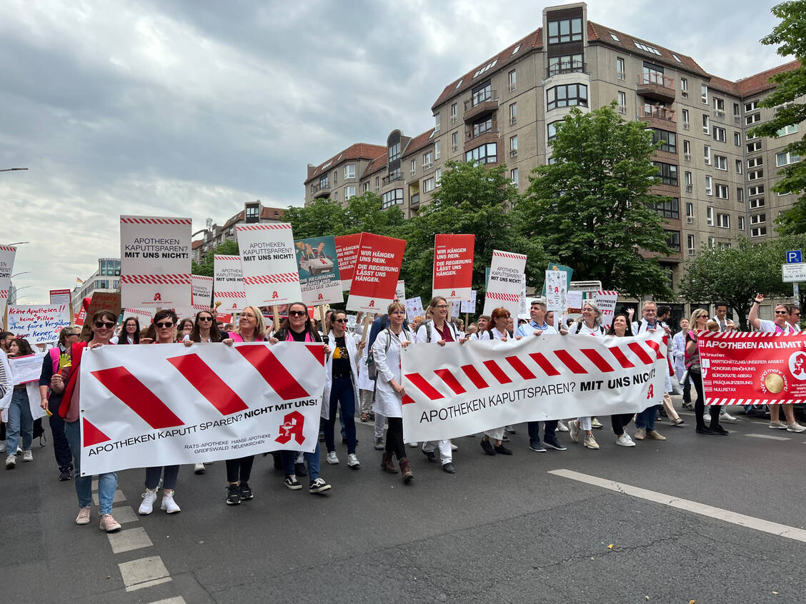 Die Studierenden haben entschieden: Der BPhD soll sich im Rahmen der ABDA-Zukunftskampagne für die Stärkung der öffentlichen Apotheke und den Berufsstand einsetzen. / Foto: PZ/Melanie Höhn