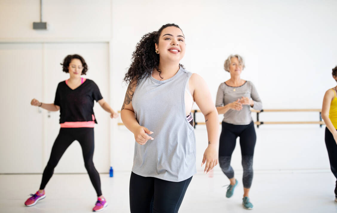 Ob Nordic Walking, Zumba oder Ultimate Frisbee – Hauptsache Spaß: «Der Sport, den ich auch mache, ist der Beste», sagt Diabetologin Ulrike Becker. Und Dranbleiben gelingt in der Regel nur, wenn man mit Freude dabei ist. / Foto: Getty Images/Luis Alvarez
