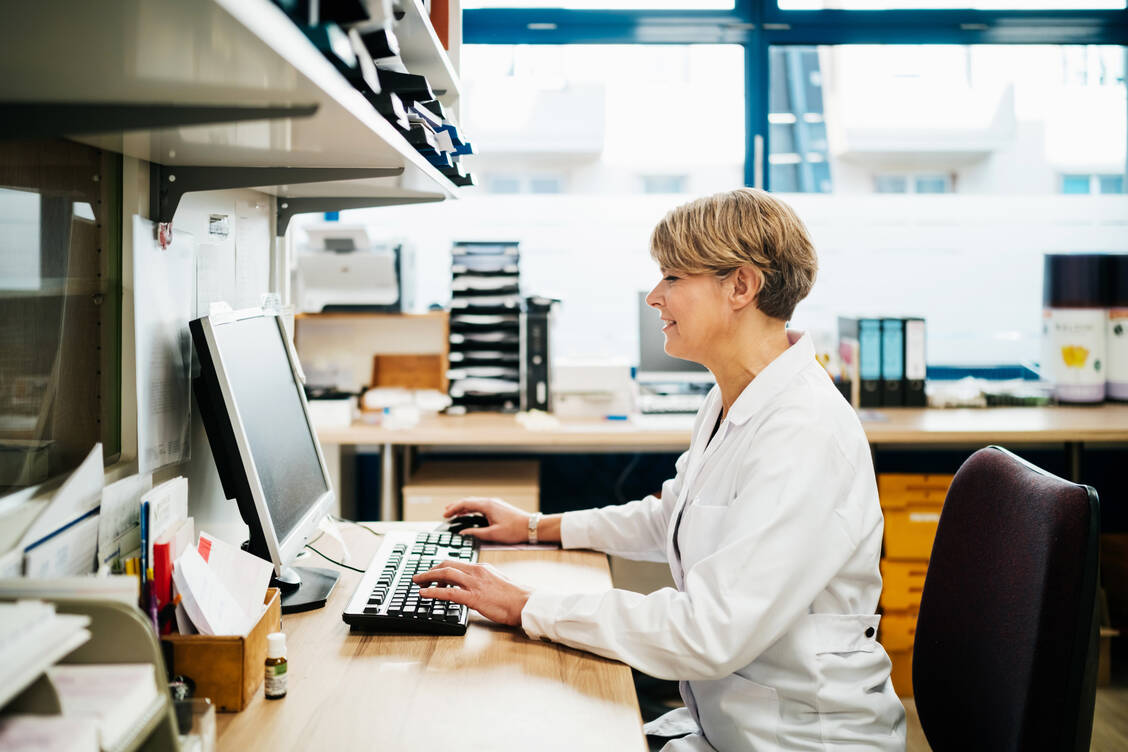 So viel wie nötig, so wenig wie möglich – präzise, gut strukturierte Informationen zu ABP und dazu mögliche Lösungsvorschläge erhöhen die Chance, dass Arzt oder Ärztin reagieren. / © Getty Images/Tom Werner