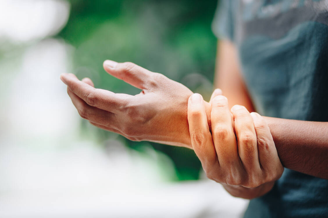 In einer Phase-I-Studie zeigte das CAR-T-Zellprodukt Mivocabtagene autoleucel bei Patienten mit schwerer rheumatoider Arthritis Wirksamkeit.  / © Getty Images/Anut21ng