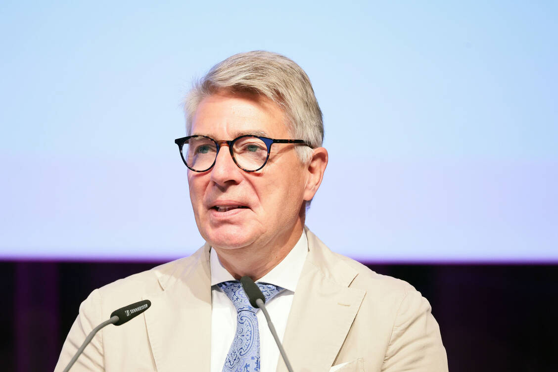 Han Steutel, Präsident des Verbands forschender Arzneimittelhersteller (vfa), bei der Eröffnung der Expopharm 2023 in Düsseldorf. / Foto: PZ/Alois Müller