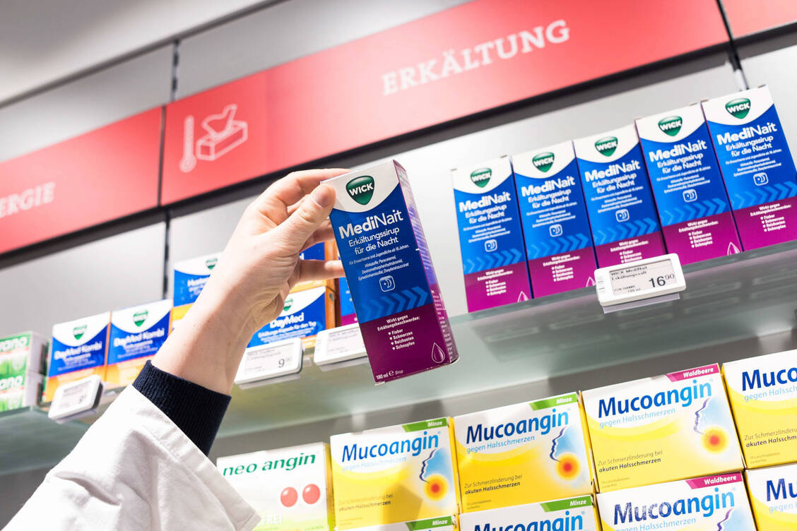 Die Apotheken konnten ihre OTC- Umsätze und -Absätze im ersten Quartal 2022 deutlich steigern, der Versandhandel wuchs nur sehr leicht. / Foto: Imago Images/Uwe Steinert
