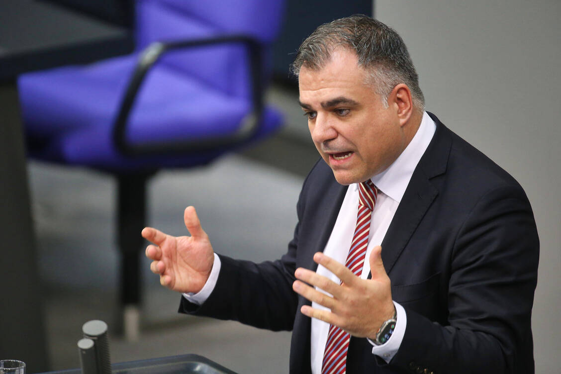 Christos Pantazis, der gesundheitspolitische Sprecher der SPD, zufolge schaffen die Reformen im Gesundheitssystem »klare Zuständigkeiten, verlässlichere Abläufe und weniger Bürokratie«. / © IMAGO/dts Nachrichtenagentur