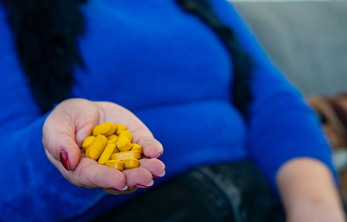 Berberin wird massenweise als Nahrungsergänzungsmittel gegen Diabetes und Adipositas über das Internet verkauft.  / © Getty Images/Adam Bartosik