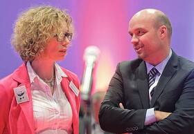 Kontroverse  Diskussionen:  Ann-Kathrin  Kossendey und  Göran Donner.