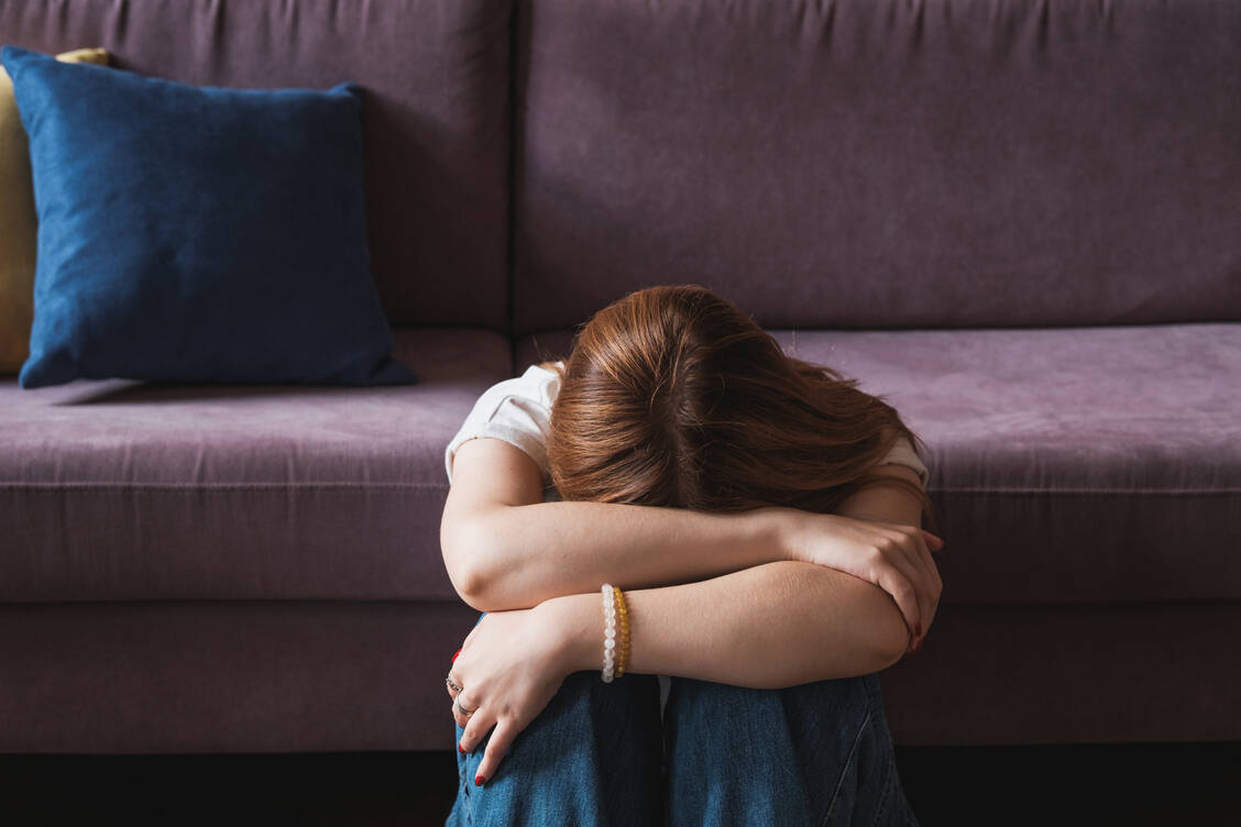 »Vom stillen Burn-out sind oft die betroffen, die sehr hilfsbereit sind und die eigenen Bedürfnisse vernachlässigen«, sagt die Psychologin Brigitte Bösenkopf. / Foto: Getty Images/MementoJpeg