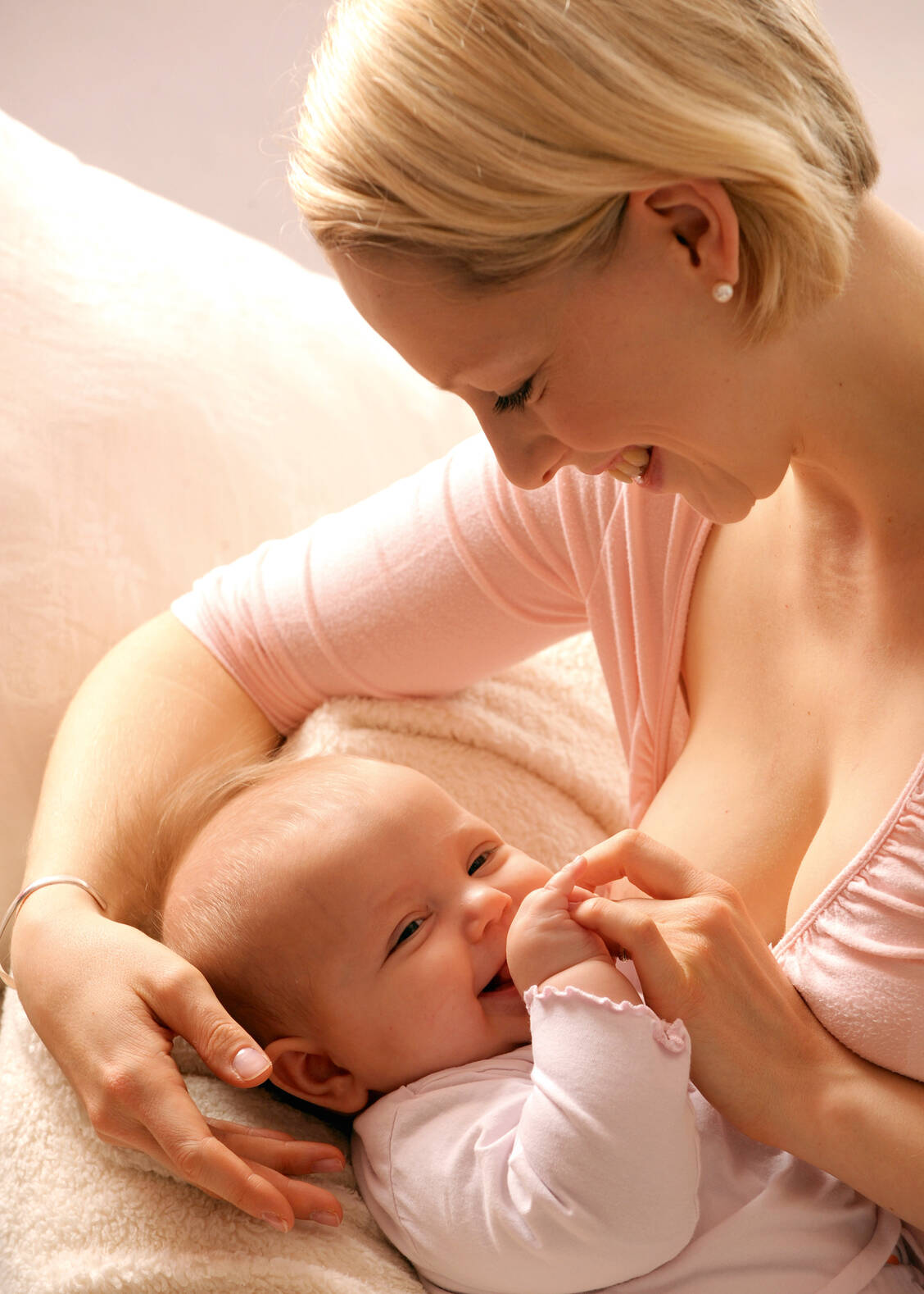 Bislang gibt es keine Hinweise darauf, dass das neue Coronavirus über die Muttermilch übertragen werden kann. / Foto: TKK