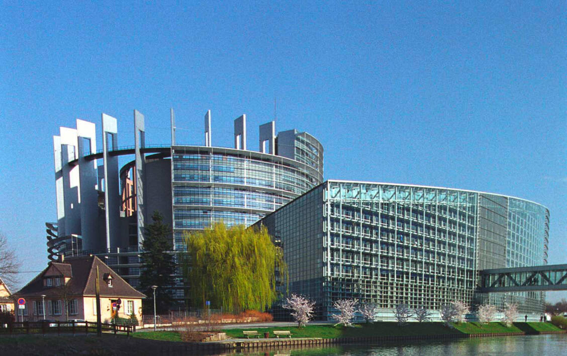 Wie die Straßburger Behörden mitteilten, können täglich bis zu 2.000 Personen in das neue Testzentrum im Parlament kommen. / Foto: Europäisches Parlament