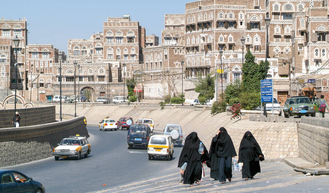 Hauptstadt Sanaa: Die Konflikte im Jemen haben das Gesundheitssystem des Landes sehr geschwächt. Arzneimittelfälschungen sind nur eines von vielen Problemen.  / Foto: Adobe Stock/Fotoember