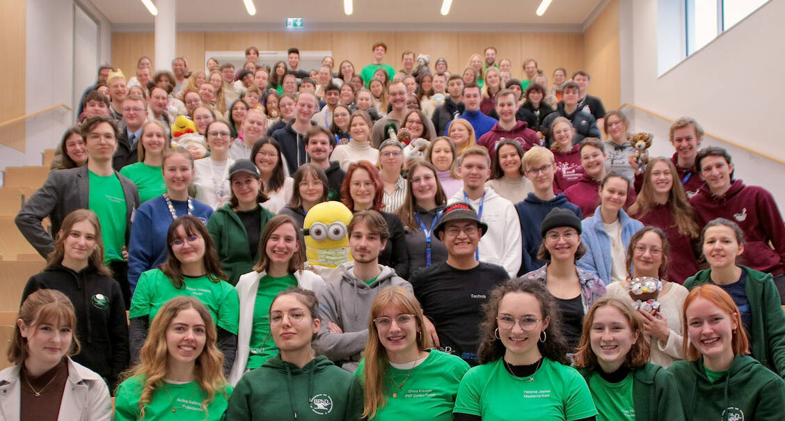Voller Hörsaal an der Saar-Uni: Ein Wochenende lang setzten sich die BPhD-Mitglieder intensiv mit der Zukunft des Pharmaziestudiums auseinander. / © BPhD