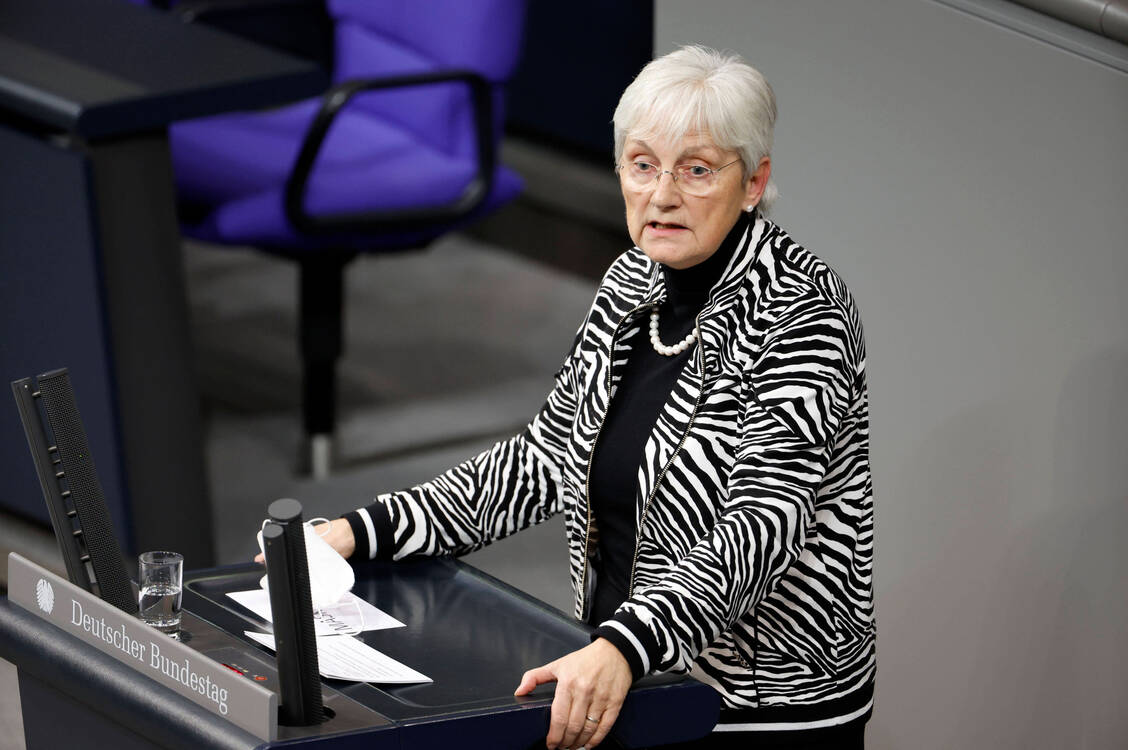 Die SPD-Gesundheitsexpertin Heike Baehrens meint, dass die Lieferengpässe bei Arzneimitteln auch wegen eines Verteilungsproblems zustande kommen und appelliert an die Apotheken nicht zu hamstern. / Foto: IMAGO/Future Image