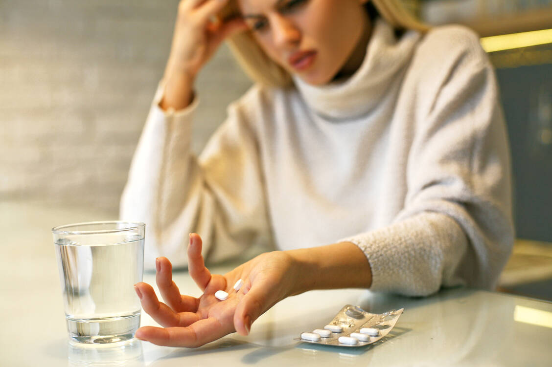 Wie lange soll sie das Antibiotikum einnehmen? Häufig lautet der Rat: bis die Packung leer ist. Daran gibt es berechtigte Zweifel. / Foto: Shutterstock/Liderina