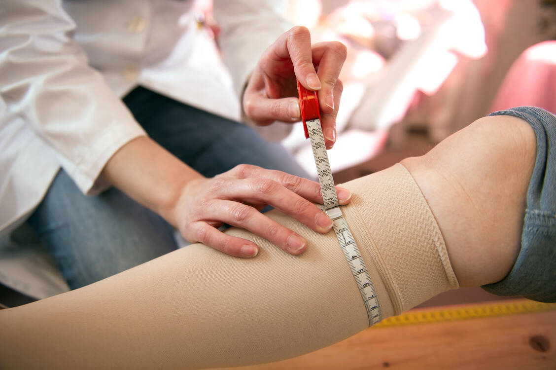 Der Wegfall der Präqualifizierung für Apotheken bei apothekenüblichen Hilfsmitteln rückt näher. / Foto: Adobe Stock/klick61