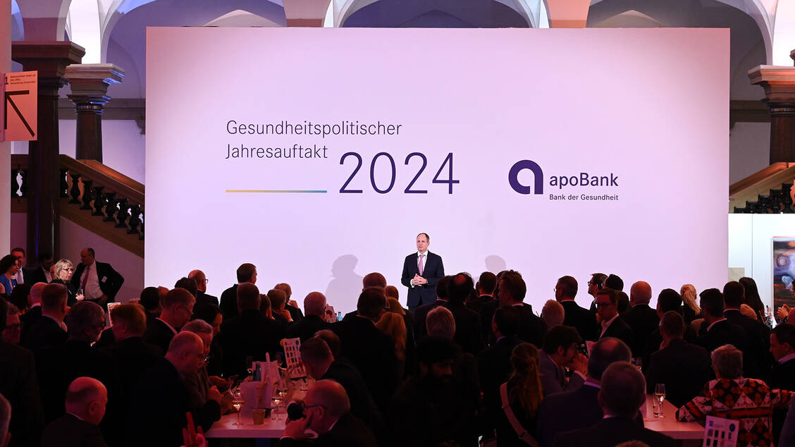 Beim gesundheitspolitischen Jahresauftakt forderte Apobank-Chef Matthias Schellenberg mehr Tempo bei strukturellen Veränderungen im Gesundheitswesen. / Foto: Apobank