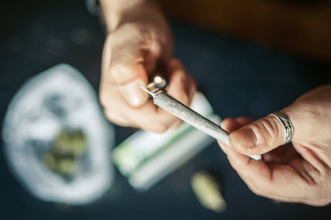 »Seit der Teillegalisierung sind Privatverordnungen von Cannabisblüten sprunghaft angestiegen«, teilt Preis der Rheinischen Post mit.  / © Adobe Stock/guruXOX