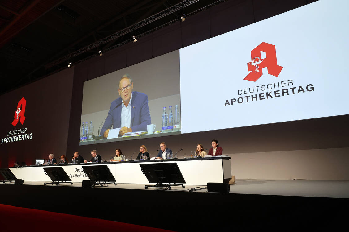 Drei Tage berieten die Apothekerinnen und Apotheker über ihre berufspolitischen Weichenstellungen. / © PZ/Alois Müller