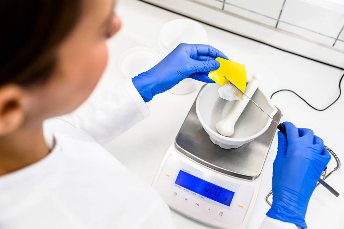 Für die »Nichtionische hydrophile Creme SR DAC (NRF S.26.)« gibt es Lieferschwierigkeiten bei einem Komplexemulgator.  / Foto: ABDA