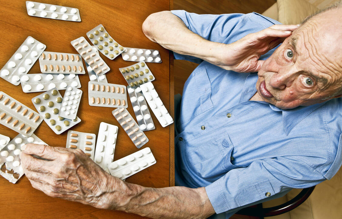 Brauche ich alle diese Medikamente oder ginge es mir ohne nicht besser? Das fragen sich manche Patienten angesichts ihrer vielen Arzneimittel. Eine Medikationsanalyse und Deprescribing können Ordnung ins Chaos bringen.   / Foto: Fotolia/Tommaso Lizzul