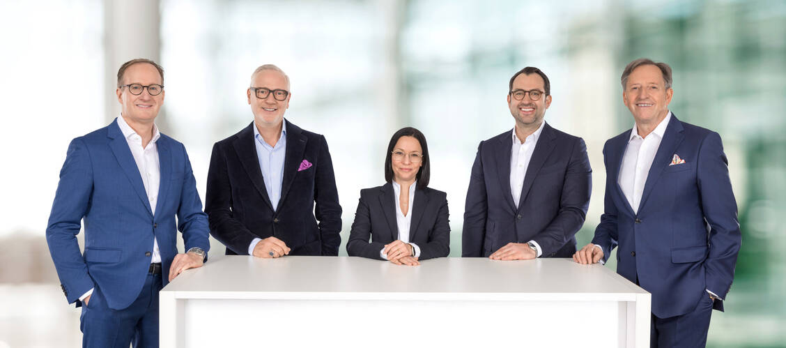Die erweiterte Geschäftsleitung des Großhändlers Phoenix (von links): Gunther Schemitsch, Marcus Freitag, Kristin Kilbertus, Florian Altenhof und Karl-Heinz Berschet. / © Phoenix