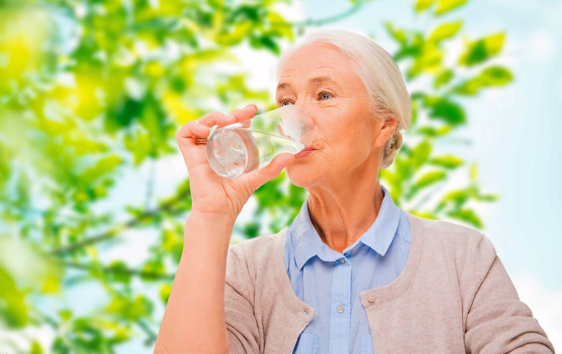 Achtung Sonne: Medikamente sind unterschiedlich temperaturempfindlich. Einige müssen im Sommer kühl gelagert werden. / Foto: Adobe Stock/Syda Productions