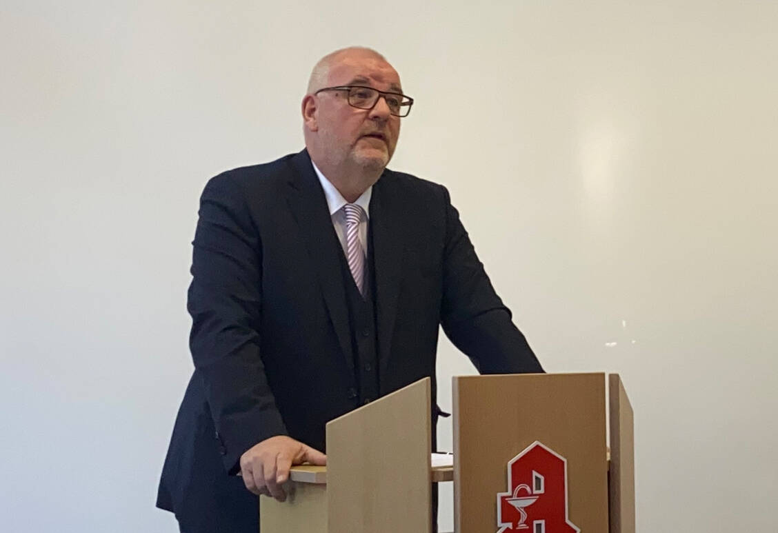 Jens Dobbert, Präsident der Apothekerkammer Brandenburg, findet, er hat den »schönsten Beruf der Welt«, für den es sich zu kämpfen lohnt. / Foto: LAK Brandenburg